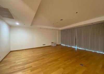 4 bed Condo in Belgravia Residences Khlongtan Sub District C017268