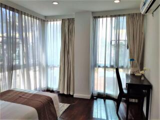 3 bed Condo in Sathorn Gallery Residences Bang Rak District C017257