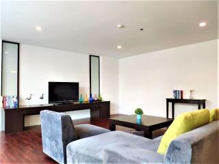 3 bed Condo in Sathorn Gallery Residences Bang Rak District C017257