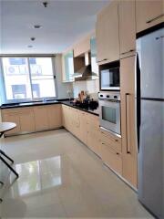 3 bed Condo in Sathorn Gallery Residences Bang Rak District C017257