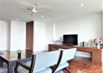 3 bed Condo in Sathorn Gallery Residences Bang Rak District C017256