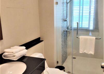 3 bed Condo in Sathorn Gallery Residences Bang Rak District C017256