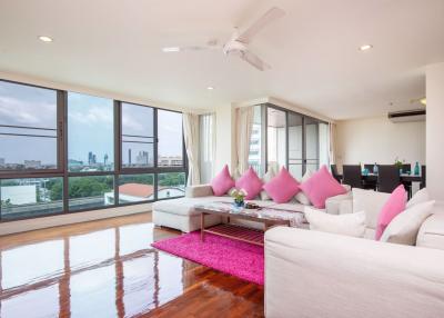 4 bed Penthouse in Sathorn Gallery Residences Bang Rak District P017253