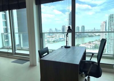 2 bed Condo in The River Khlong Ton Sai Sub District C017244