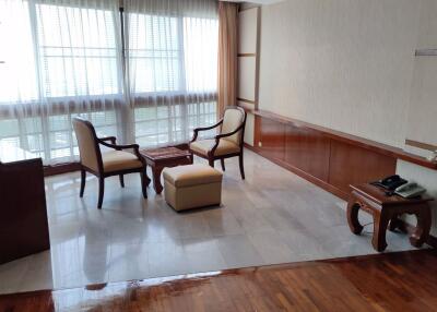 3 bed Condo in President Park Sukhumvit 24 Khlongtan Sub District C017231