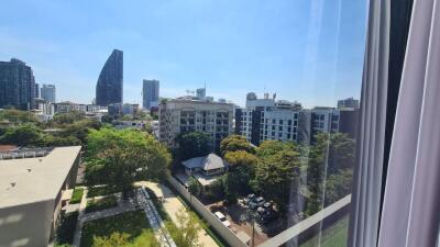 1 bed Condo in BEATNIQ Sukhumvit 32 Khlongtan Sub District C017226