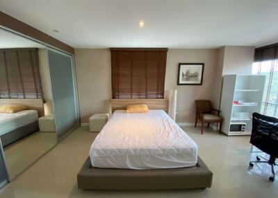 1 bed Condo in Condo One Thonglor Phra Khanong Sub District C017220