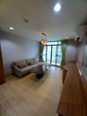 2 bed Condo in Baan Chan Khlong Tan Nuea Sub District C017208