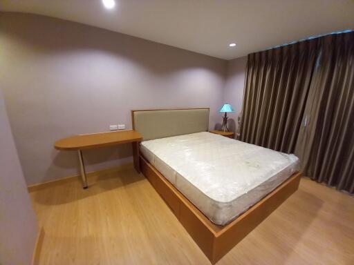 2 bed Condo in Baan Chan Khlong Tan Nuea Sub District C017208