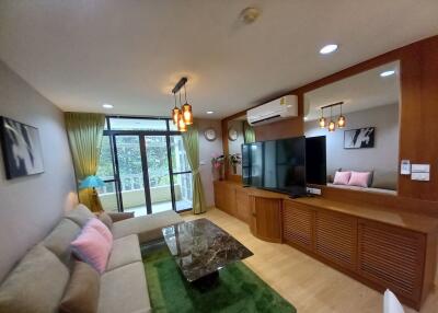 2 bed Condo in Baan Chan Khlong Tan Nuea Sub District C017208