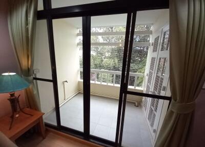 2 bed Condo in Baan Chan Khlong Tan Nuea Sub District C017208