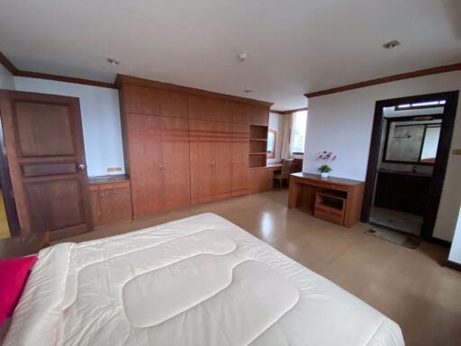 2 bed Condo in Supalai Place Condominium Khlong Tan Nuea Sub District C017201