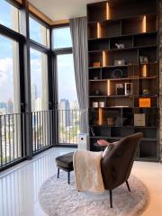 2 bed Condo in BEATNIQ Sukhumvit 32 Khlongtan Sub District C017197