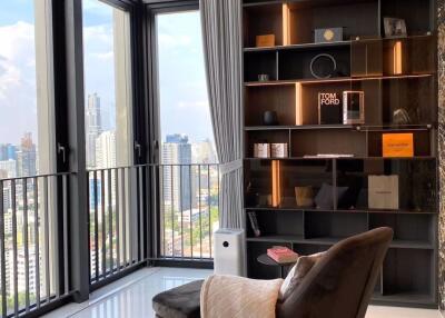 2 bed Condo in BEATNIQ Sukhumvit 32 Khlongtan Sub District C017197