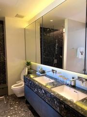 2 bed Condo in BEATNIQ Sukhumvit 32 Khlongtan Sub District C017197