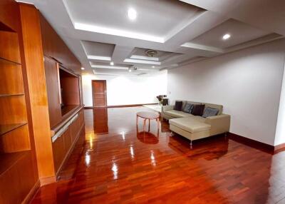 3 bed Condo in President Park Sukhumvit 24 Khlongtan Sub District C017188