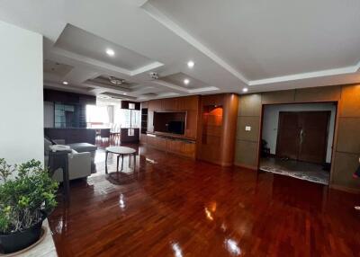 3 bed Condo in President Park Sukhumvit 24 Khlongtan Sub District C017188