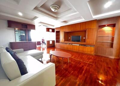 3 bed Condo in President Park Sukhumvit 24 Khlongtan Sub District C017188