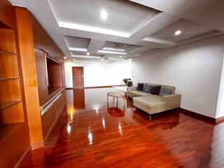 3 bed Condo in President Park Sukhumvit 24 Khlongtan Sub District C017188