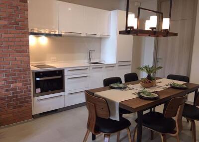 2 bed Condo in Noble Ploenchit Lumphini Sub District C017187