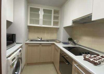 3 bed Condo in Residence 52 Phrakhanong District C017183