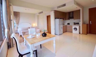 1 bed Condo in The Emporio Place Khlongtan Sub District C017177