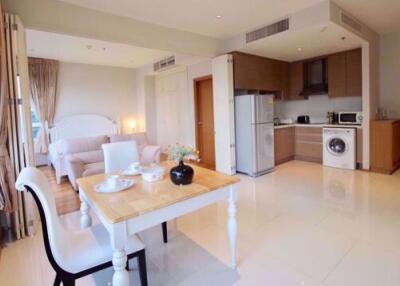 1 bed Condo in The Emporio Place Khlongtan Sub District C017177