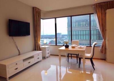 1 bed Condo in The Emporio Place Khlongtan Sub District C017177