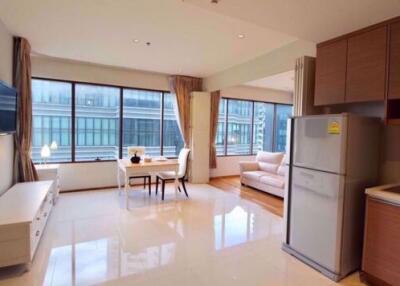 1 bed Condo in The Emporio Place Khlongtan Sub District C017177