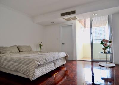 2 bed Condo in SanguanSap Mansion Yan Nawa Sub District C017170