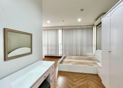 2 bed Condo in Pathumwan Resort Ratchathewi District C017163