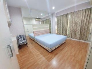 3 bed Condo in Baan Klang Krung Siam-Pathumwan Thanonphetchaburi Sub District C017159