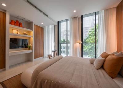 Studio bed Condo in Noble Ploenchit Lumphini Sub District C017151