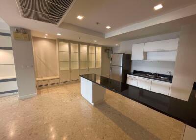 2 bed Condo in Nusasiri Grand Phra Khanong Sub District C017148