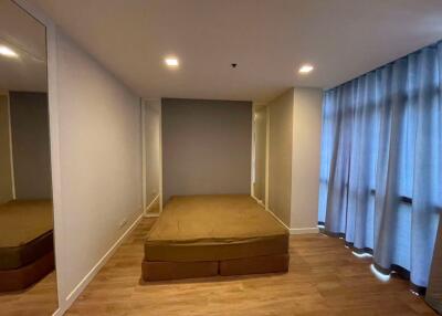 2 bed Condo in Nusasiri Grand Phra Khanong Sub District C017148