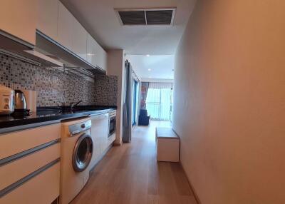 1 bed Condo in Noble Remix Khlongtan Sub District C017141