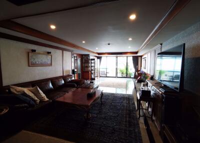 3 bed Condo in Las Colinas Khlong Toei Nuea Sub District C017137