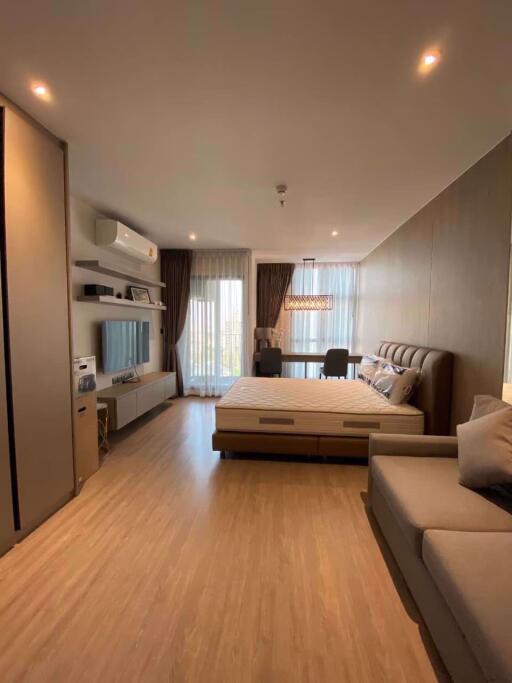 Studio bed Condo in RHYTHM Ekkamai Khlong Tan Nuea Sub District C017136