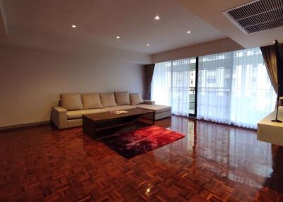 3 bed Condo in Villa Bajaj Khlong Toei Nuea Sub District C017112