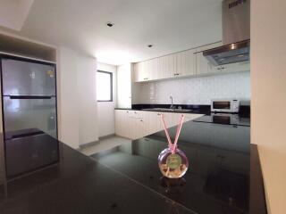 3 bed Condo in Villa Bajaj Khlong Toei Nuea Sub District C017112