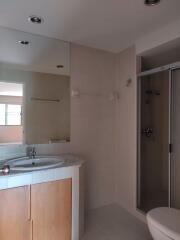 2 bed Condo in Polo Residence Pathum Wan District C017107