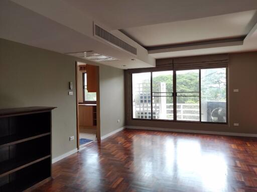 2 bed Condo in Polo Residence Pathum Wan District C017107