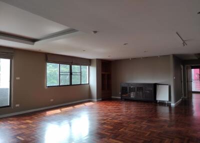 2 bed Condo in Polo Residence Pathum Wan District C017107