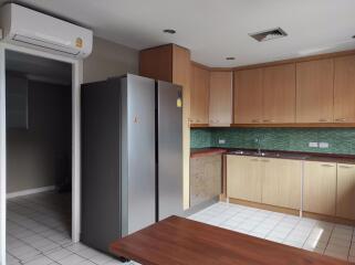 2 bed Condo in Polo Residence Pathum Wan District C017107