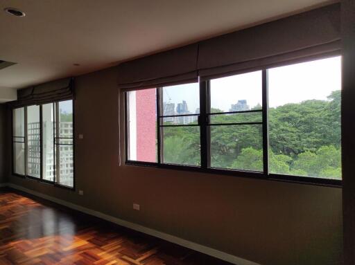 2 bed Condo in Polo Residence Pathum Wan District C017107