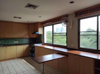 2 bed Condo in Polo Residence Pathum Wan District C017107