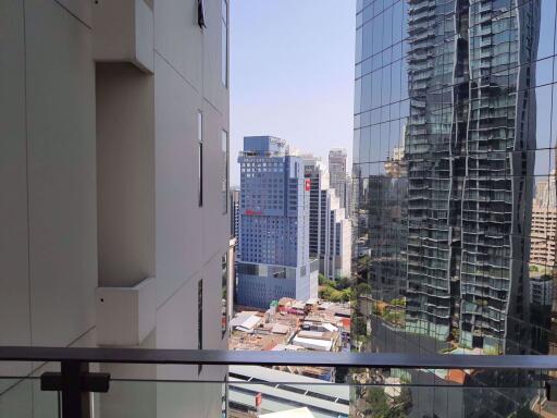 1 bed Condo in The Diplomat 39 Khlong Tan Nuea Sub District C017099