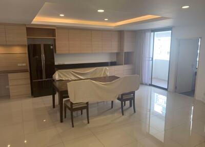 4 bed Condo in Inter Tower Khlong Toei Nuea Sub District C017075