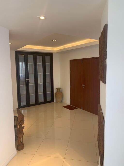 4 bed Condo in Inter Tower Khlong Toei Nuea Sub District C017075