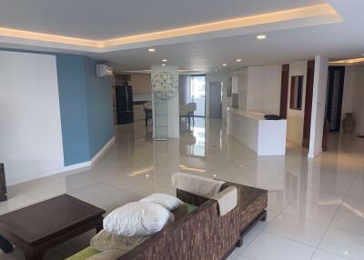 4 bed Condo in Inter Tower Khlong Toei Nuea Sub District C017075